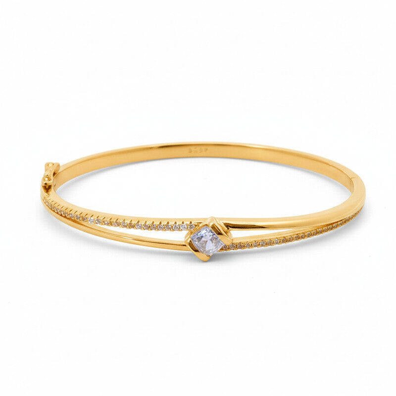 Sparkling Solitaire Cuff (Gold plated)